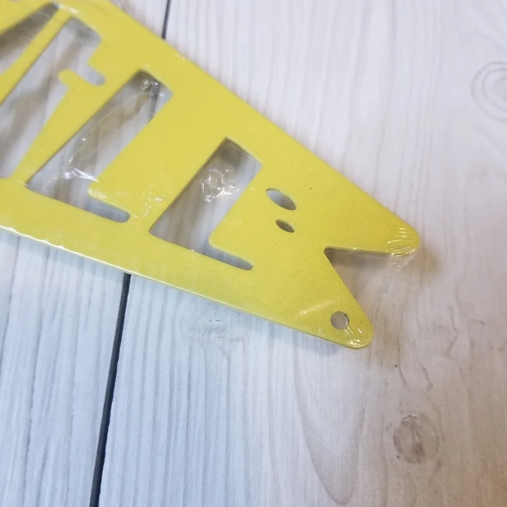 NWT Yellow softball pennant metal wall decor - Picture 10 of 10
